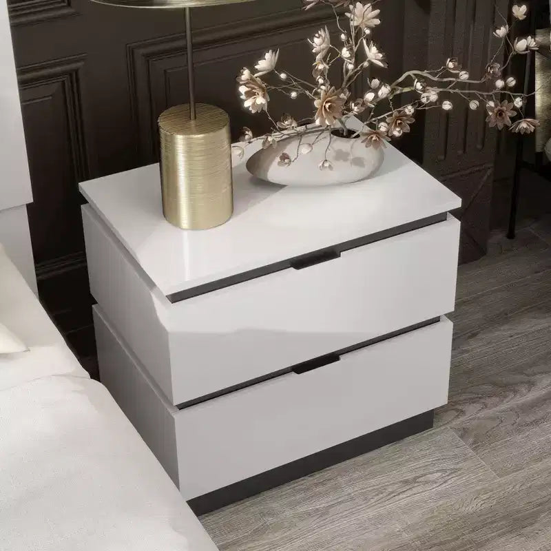 Comodino a 2 cassetti con porte USB Bianco/Grigio metallizzato