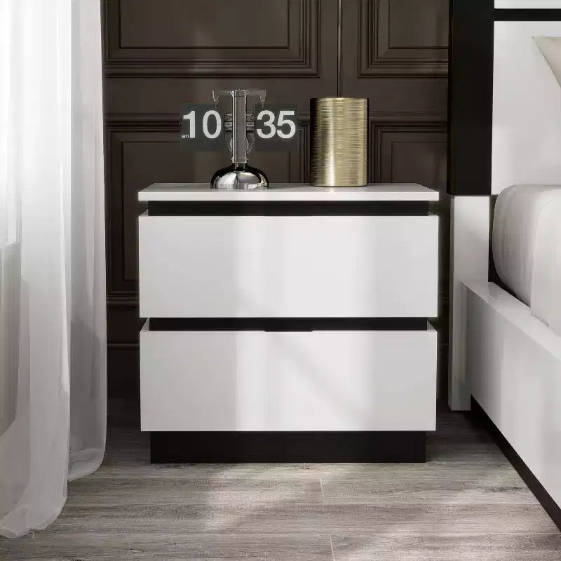 Comodino a 2 cassetti con porte USB Bianco/Grigio metallizzato