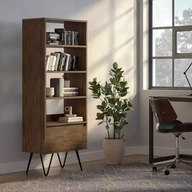 Libreria alta Saylor da 162 cm con gambe a forcina e cassetto - Design industriale, legno di acacia